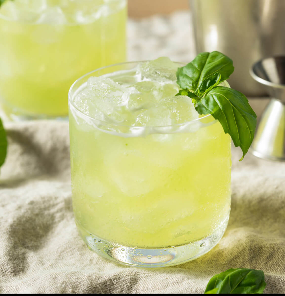 Rezept für ein Gin Basil Smash Gin Cocktail