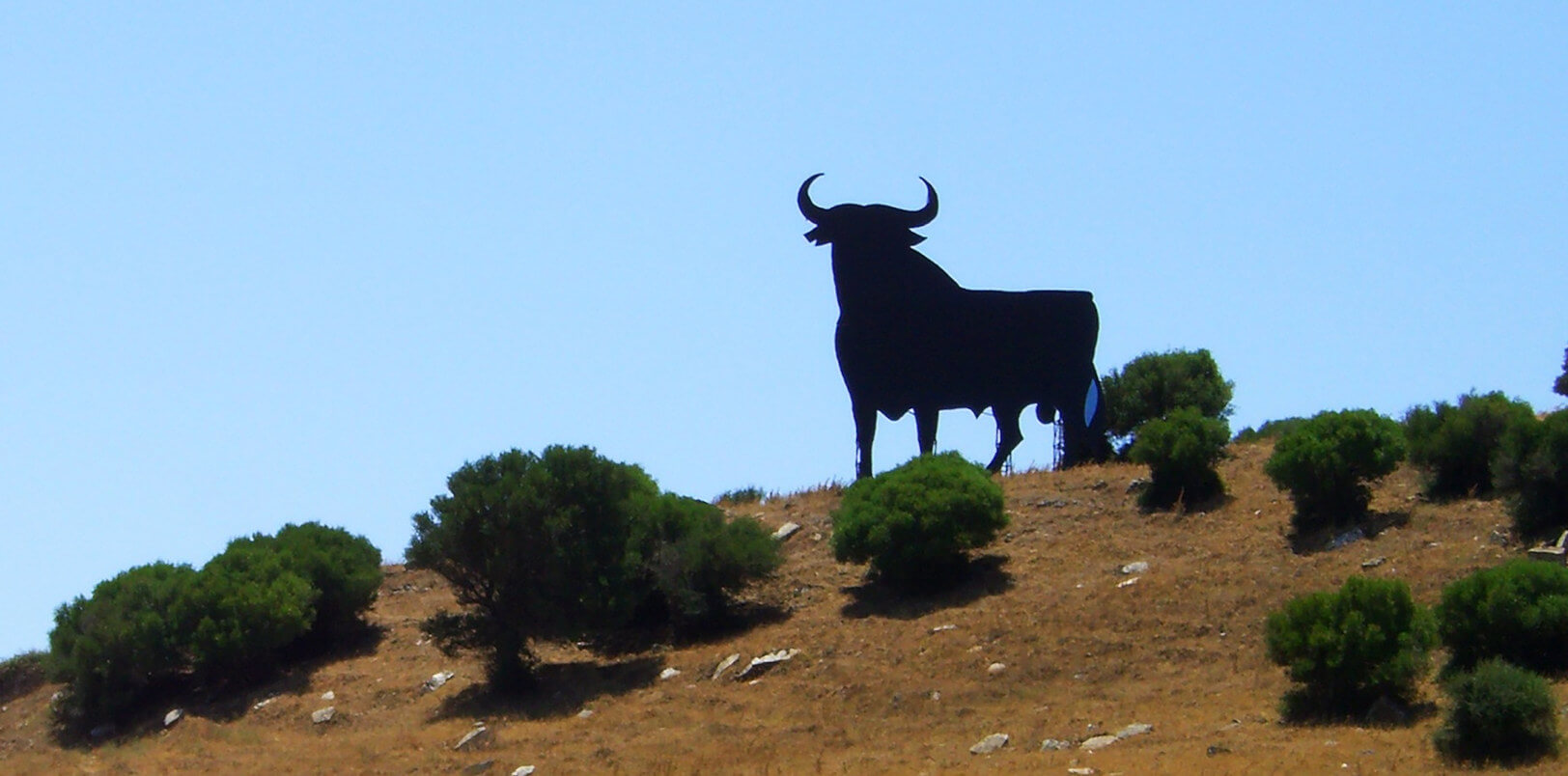Rum spanischer Stil Osborn Stier Schild in der Sierra Nevada