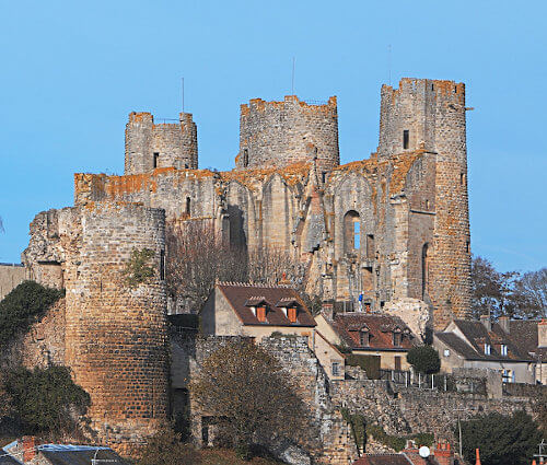 Chateau de Bourbon-L'Archambault Das Chateau de Bourbon-L'Archambault in Frankreich