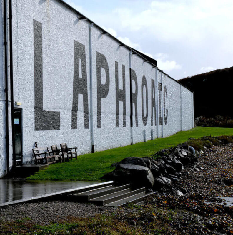 Laphroaig Destillerie Blick auf die Laphroaig Destillerie